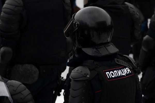 Силовики ворвались на домашнюю вечеринку в городе Колтуши и задержали участников